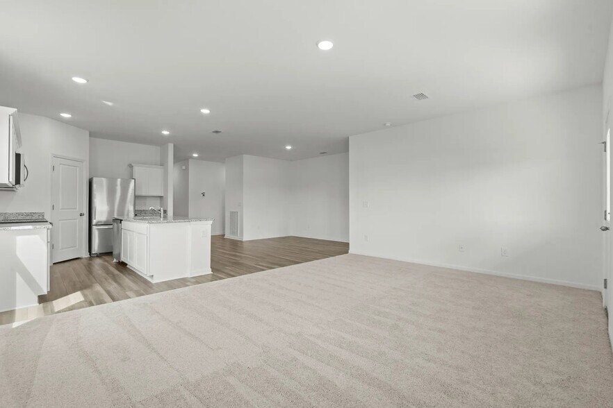 Building Photo - 1305 Morris Lp