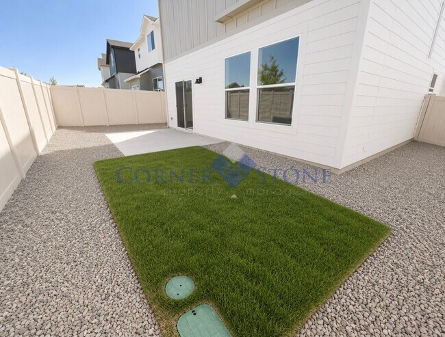Building Photo - Brand New Home with Stunning Finishes!