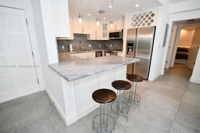 Building Photo - 2918 Bird Ave