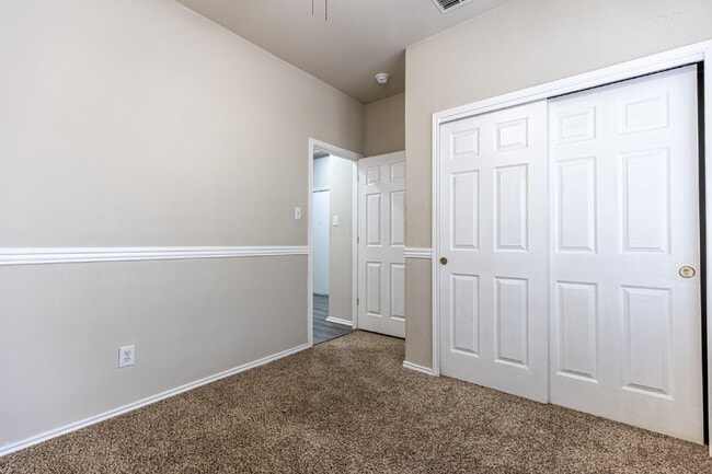 Building Photo - 6106 Briscoe Leaf