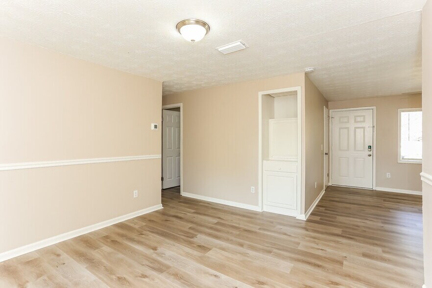 Building Photo - 7594 Raborn Ln