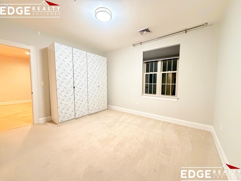 Building Photo - 59 Walpole St