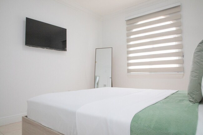 Building Photo - 14361 SW 31st St