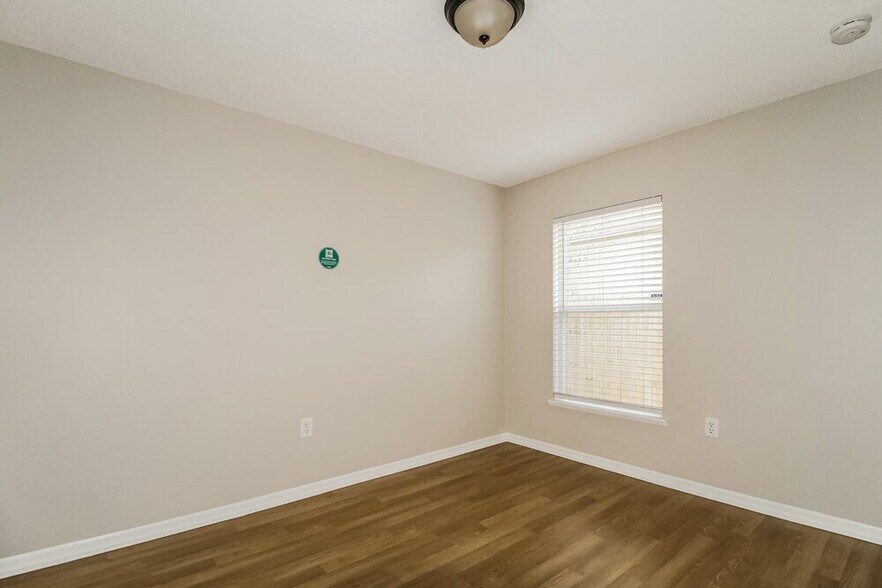 Building Photo - 8706 Claiborne Ct