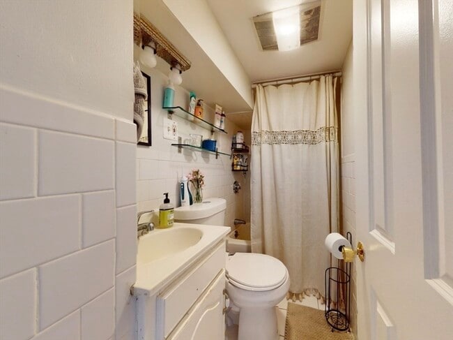 Building Photo - 32 S Huntington Ave