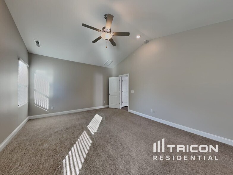 Building Photo - 505 Legacy Dr