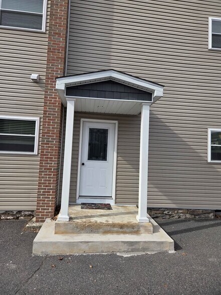 Building Photo - 264 S Lehigh Ave