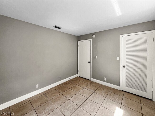 Building Photo - 7300 Barragan Rd