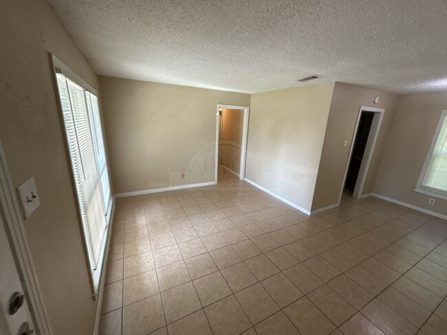 Building Photo - 1111 Jacqueline St
