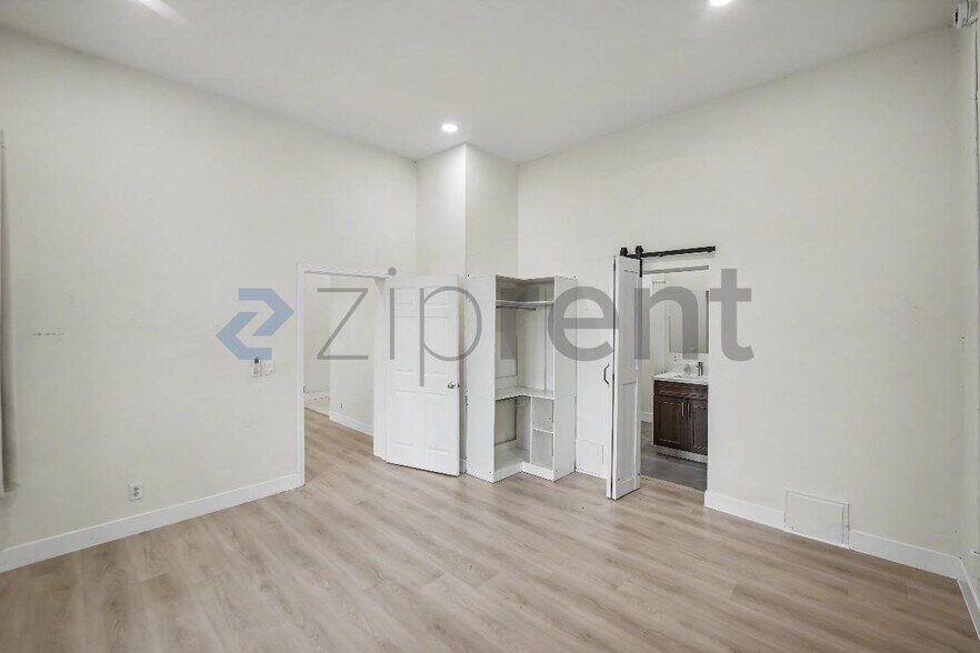 Building Photo - Unit 1333