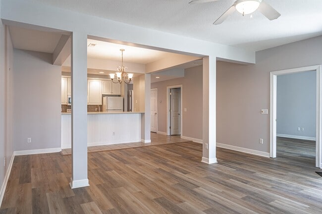 Building Photo - 1733 Woodbrooke Dr