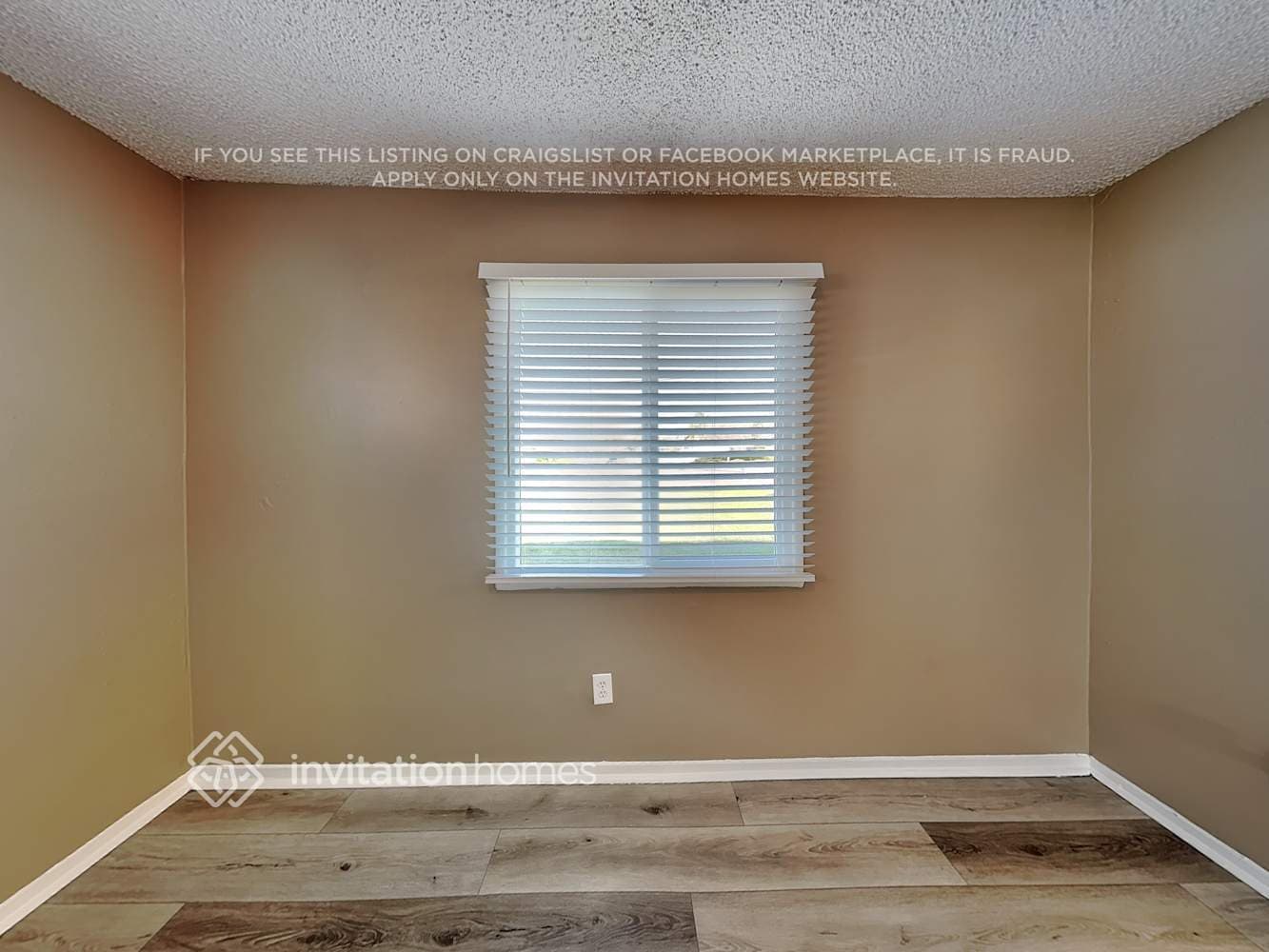 Building Photo - 10480 Hole Ave