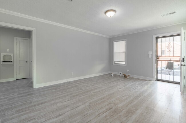 Building Photo - 1009 McEvers Rd