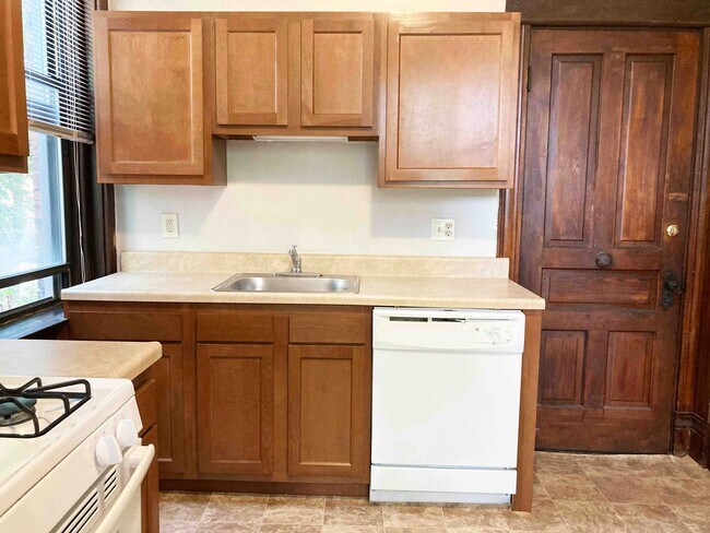 Building Photo - 3241 Jefferson Ave