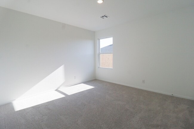 Building Photo - New Build 3 Bedroom Home Available For Immediate Move In!! Robninson Ranch