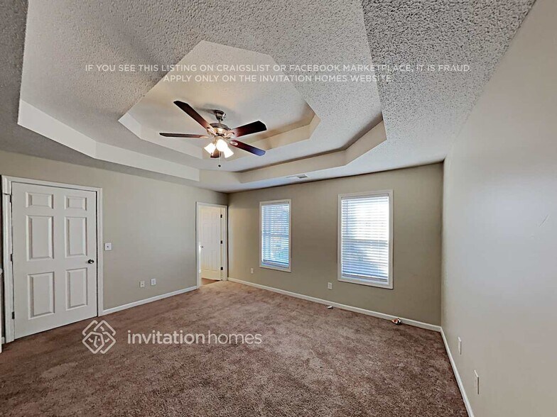 Building Photo - 5881 Newnan Ct