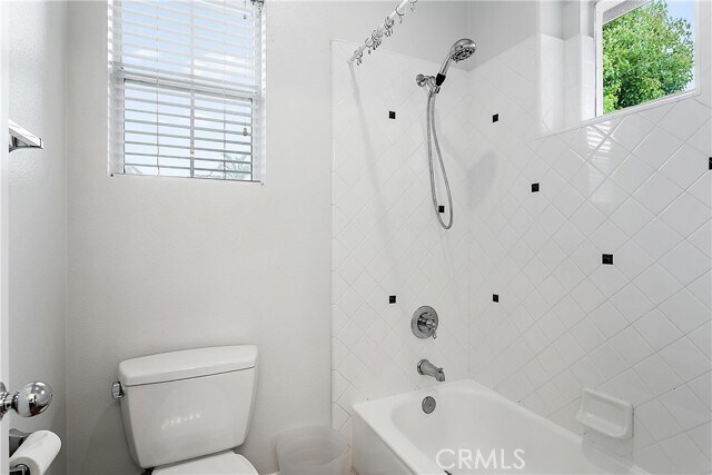 Building Photo - 54 Laurelhurst Dr