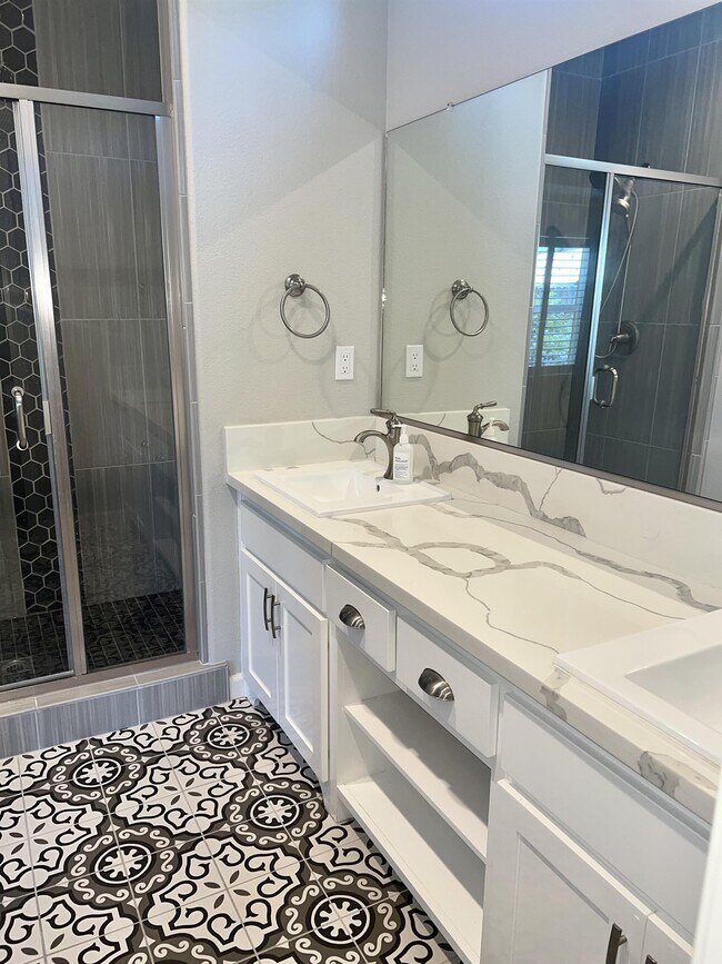 Building Photo - 233 Karen Ave