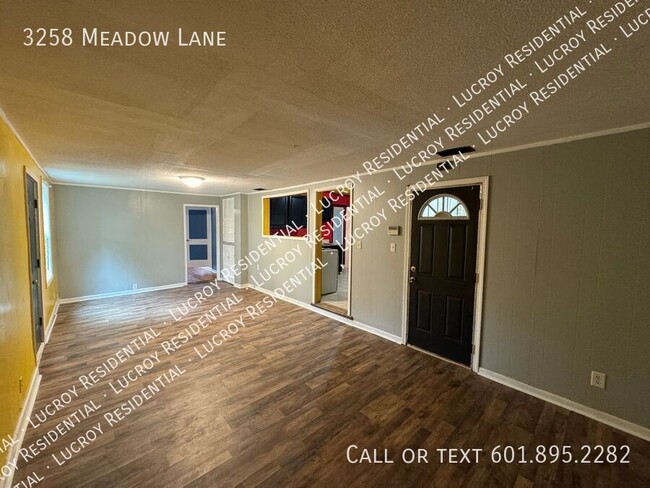 Building Photo - 3258 Meadow Ln