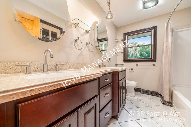 Building Photo - 8435 E O Ave