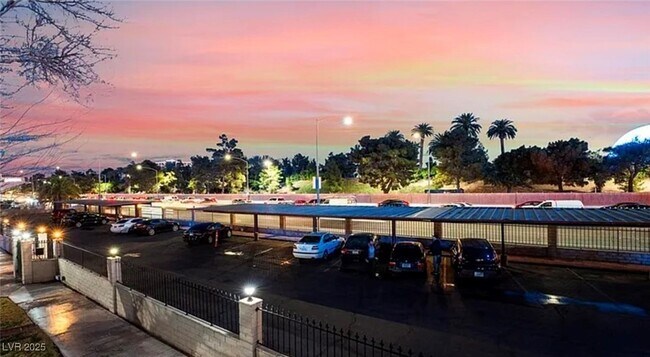 Building Photo - 350 E Desert Inn Rd