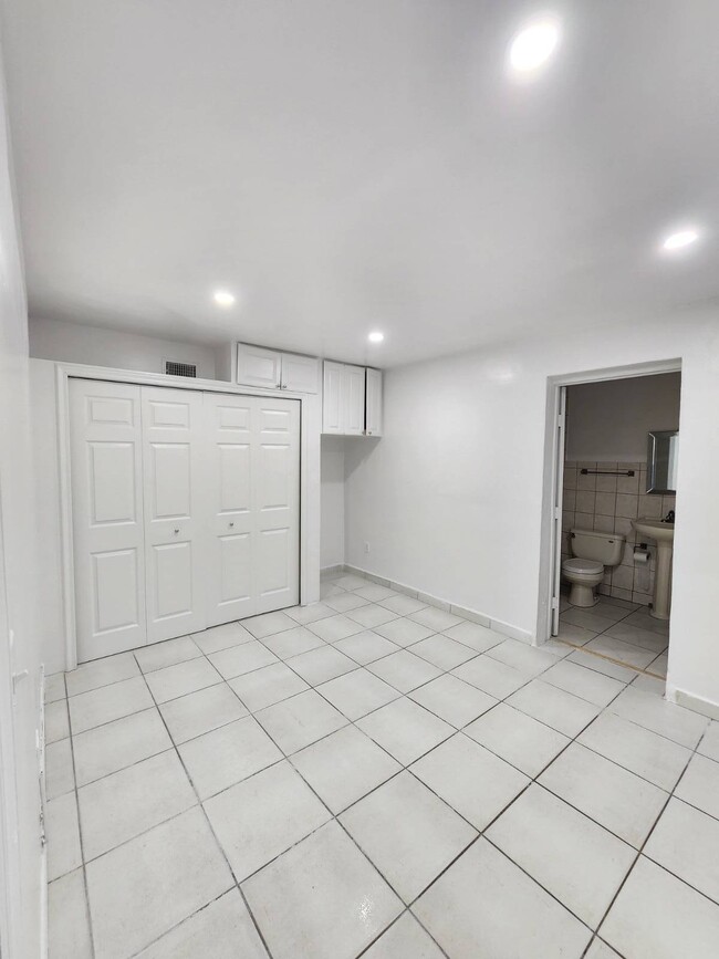 Building Photo - 4100 NW 5th St