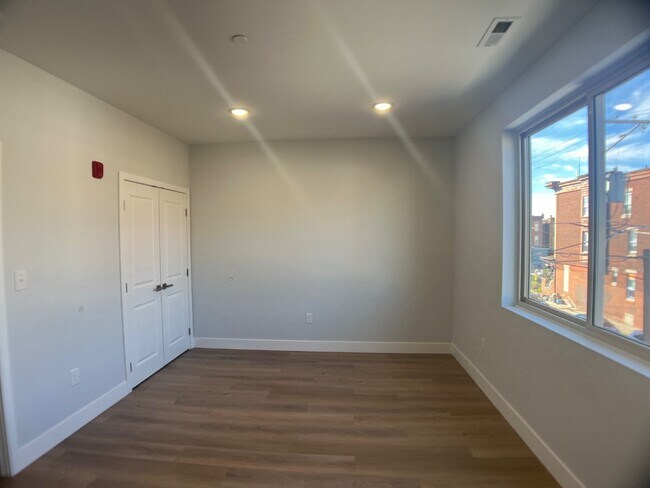 Building Photo - 3215 N 13th St