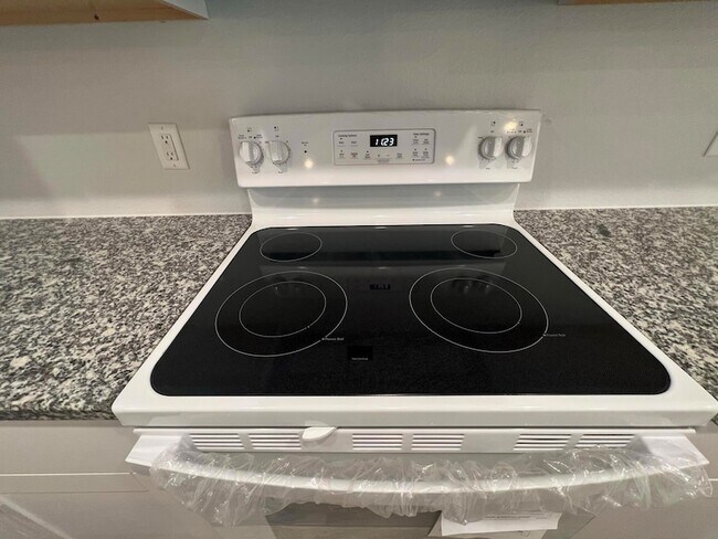 Building Photo - 5606 Jarvis St