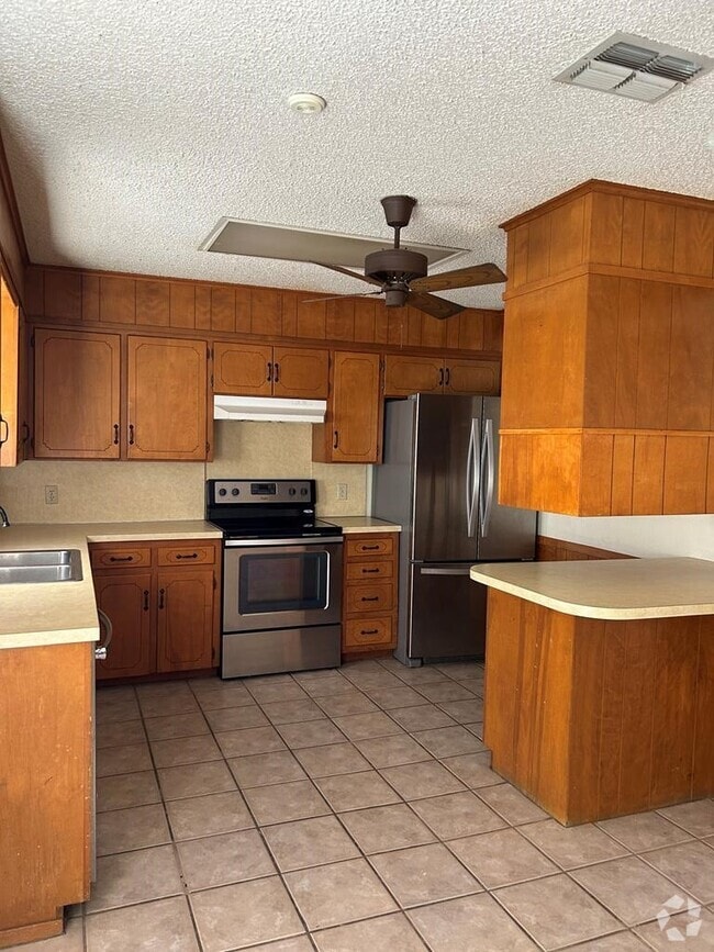 Building Photo - 7730 Sandpiper Way