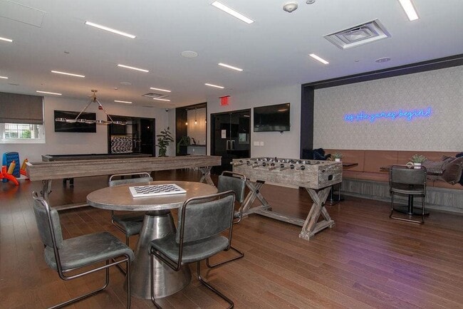 Building Photo - 88 Morgan St