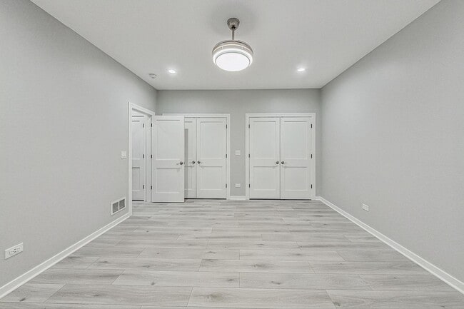 Building Photo - 6626 S Ingleside Ave