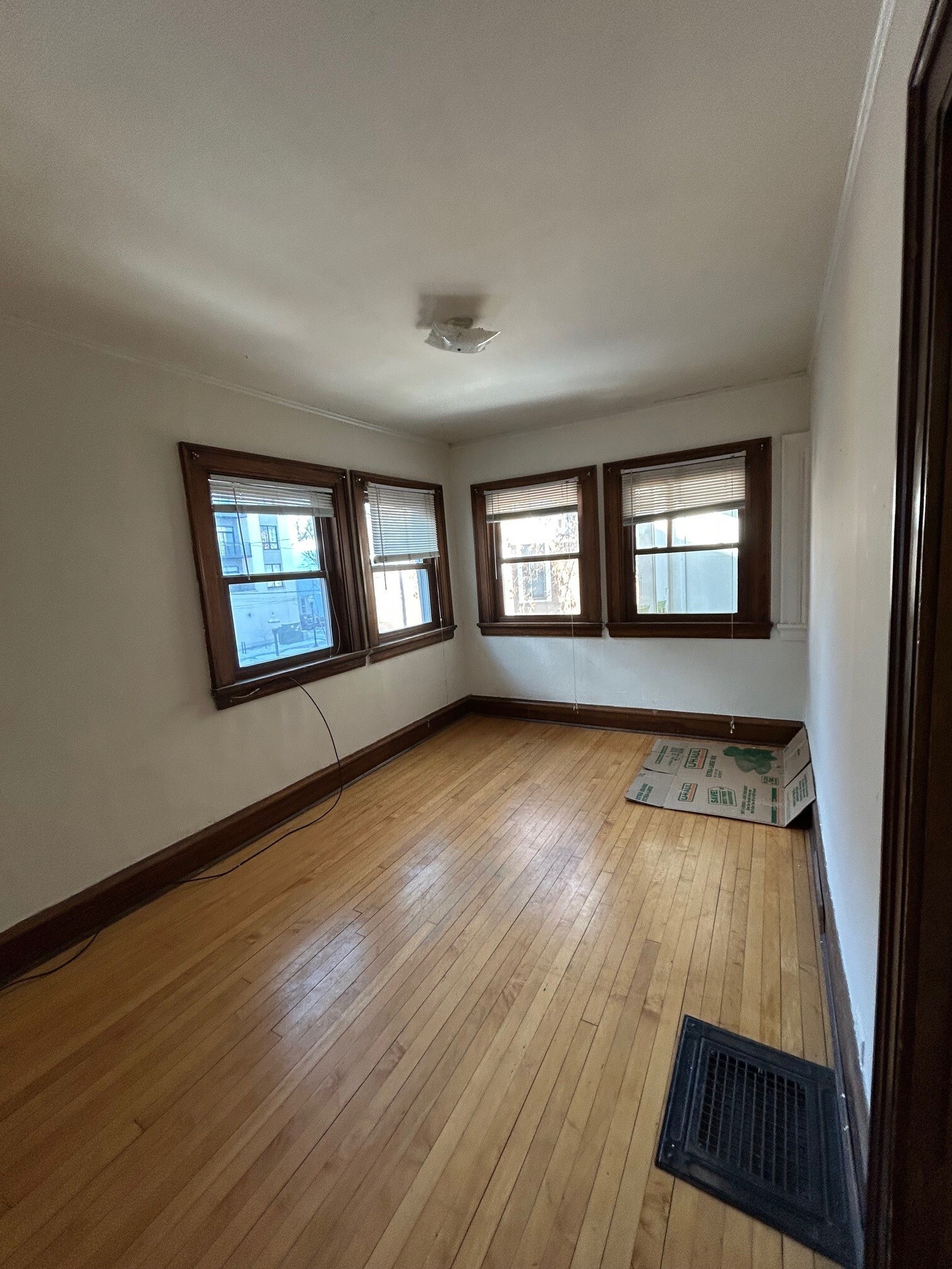 Building Photo - 450 W Washington Ave