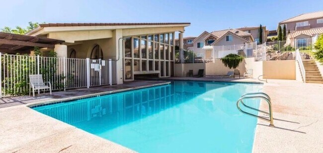 Building Photo - 179 Oasis Dr