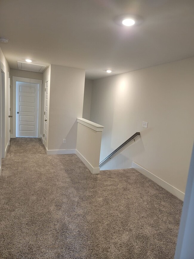 Building Photo - 123 Ted Dr