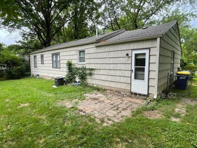 Building Photo - 5311 Reeds Rd