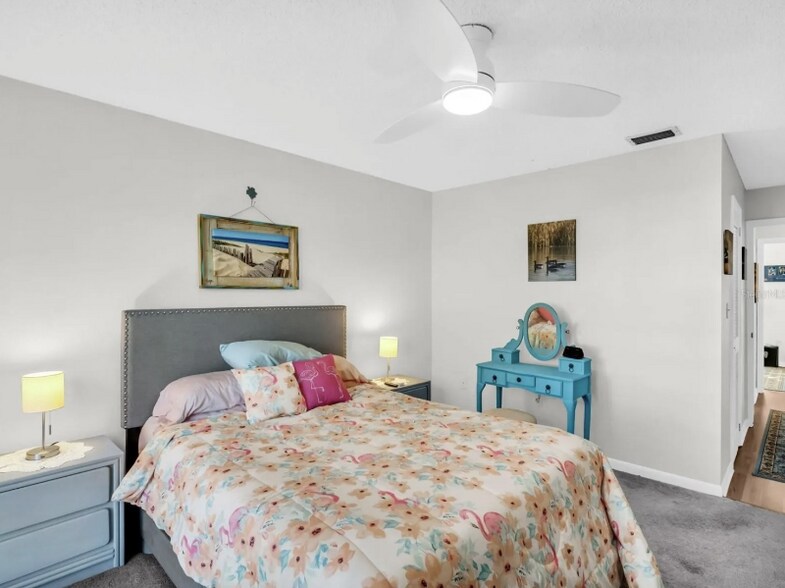 Building Photo - 616 Windrush Bay Dr