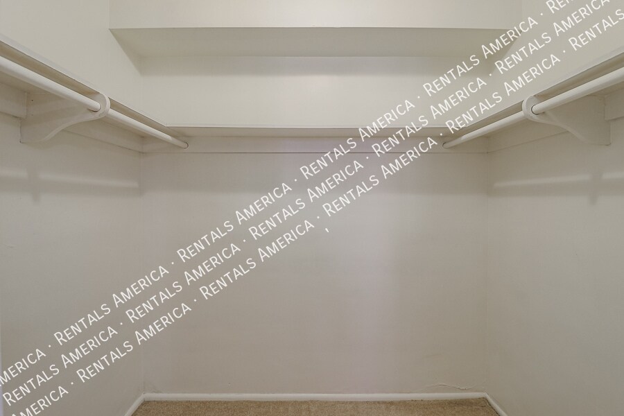 Building Photo - 4201 E Stanford Dr