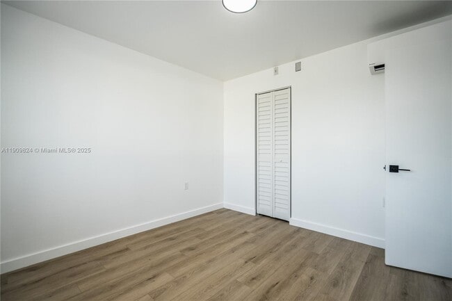 Building Photo - 1955 NW 2nd Ct