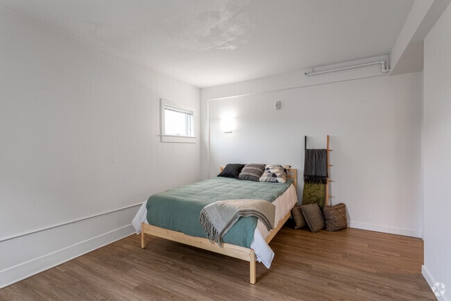 Studio - 387SF - Publix