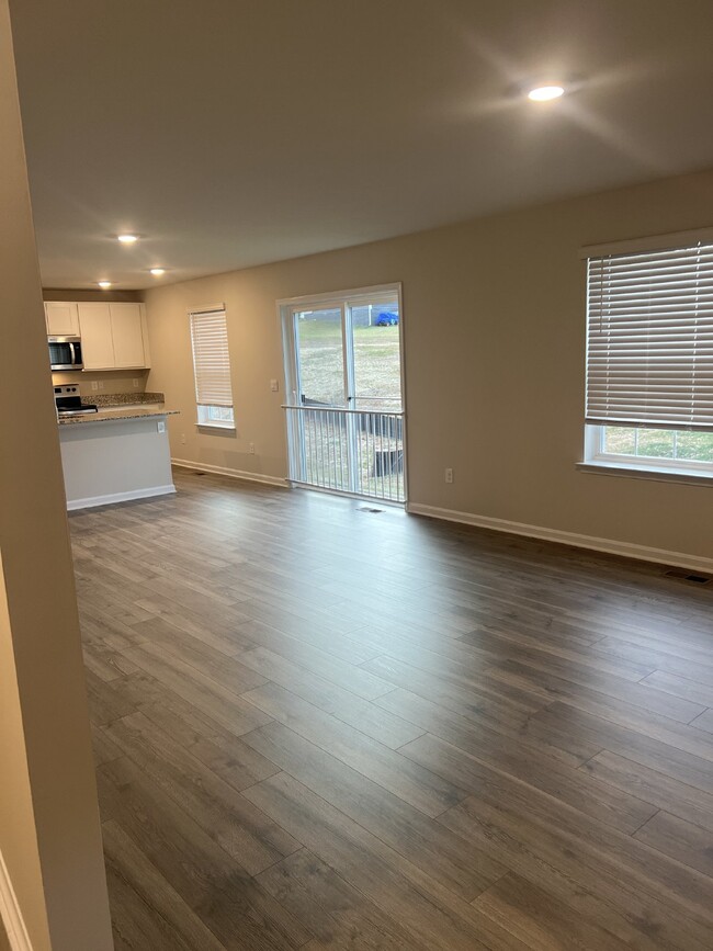 Building Photo - Wilderness Shores Dream Home - 4bd/2.5ba Single Family Home