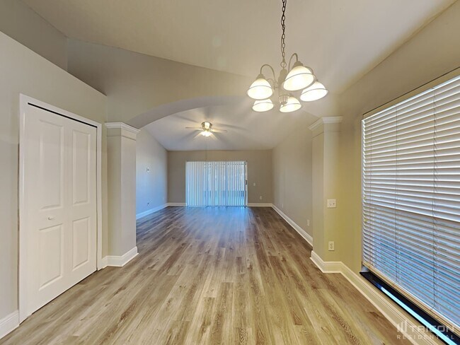Building Photo - 10434 Soaring Eagle Dr
