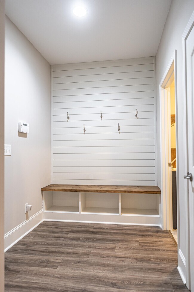 Building Photo - 153 Keowee Cir