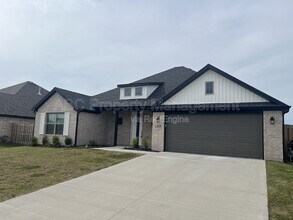 Building Photo - 1108 Pepperwood Ave