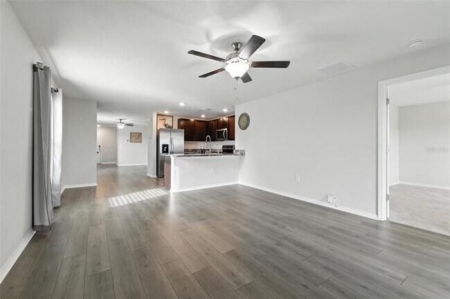 Building Photo - 3903 Silver Strand Trl