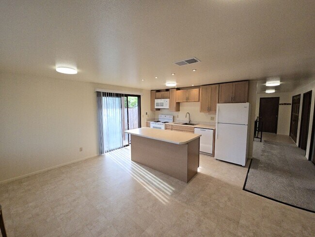 Building Photo - Remodeled 3BD/2A Arcata home close to parks, schools!