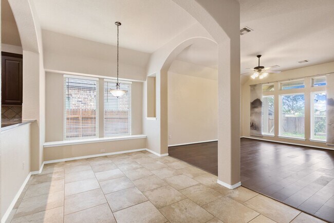 Building Photo - 8710 White Crown