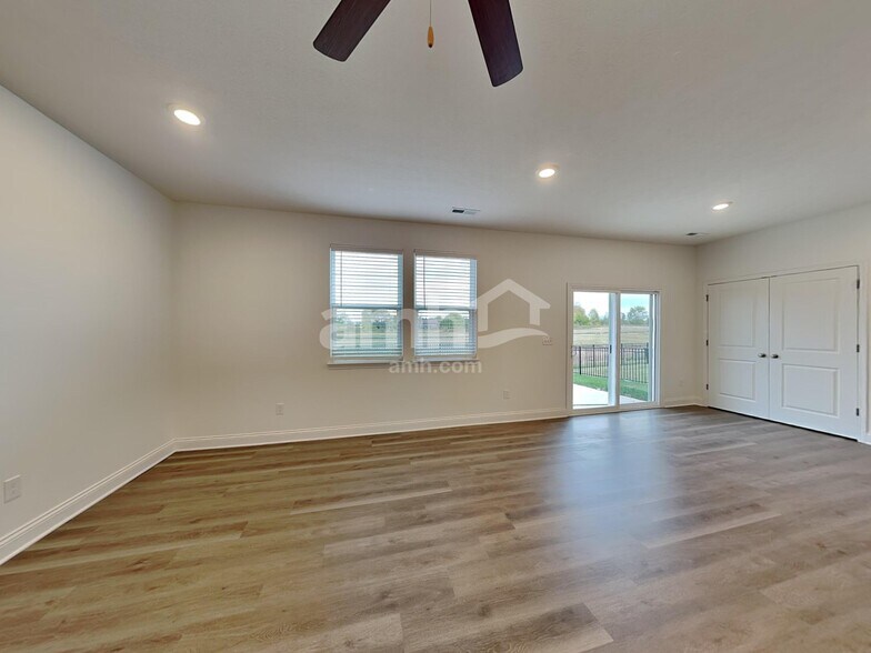 Building Photo - 9154 Henley Ave