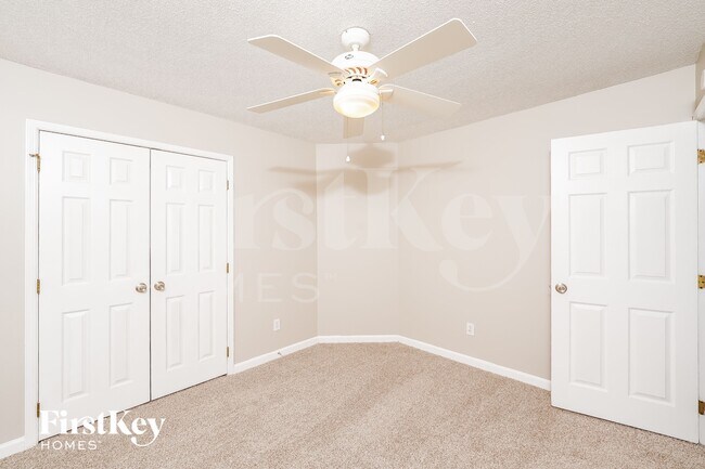 Building Photo - 6768 Crossbrook Ln