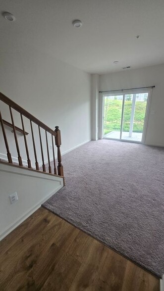 Building Photo - 1605 Aster Ln