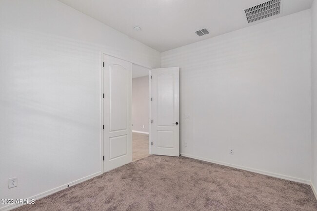 Building Photo - 19750 W Heatherbrae Dr